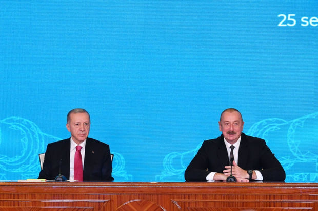 prezident-ilham-eliyev-ve-prezident-receb-tayyib-erdogan-metbuata-beyanatlarla-cixis-edibler-foto